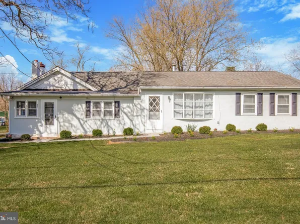 551 E Callowhill St, Perkasie, PA 18944