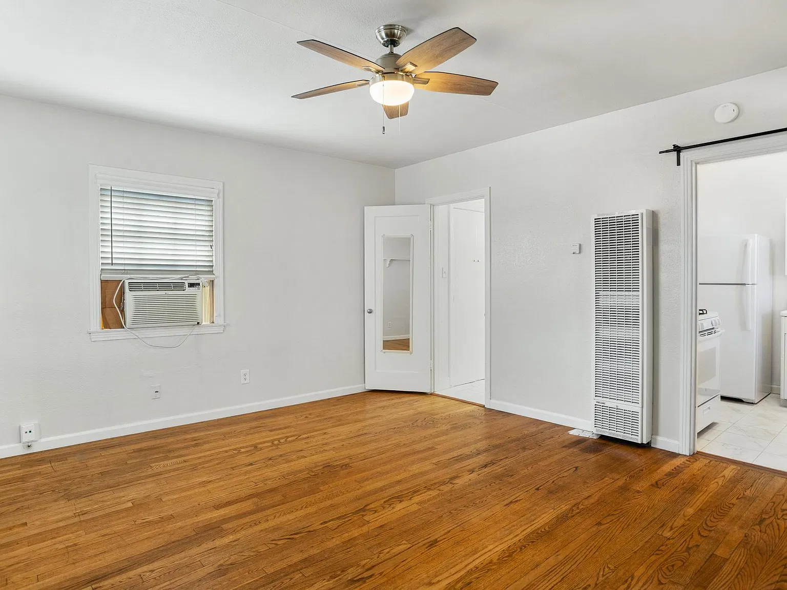 Studio, 500 sqft, $1,395 — Photo 4