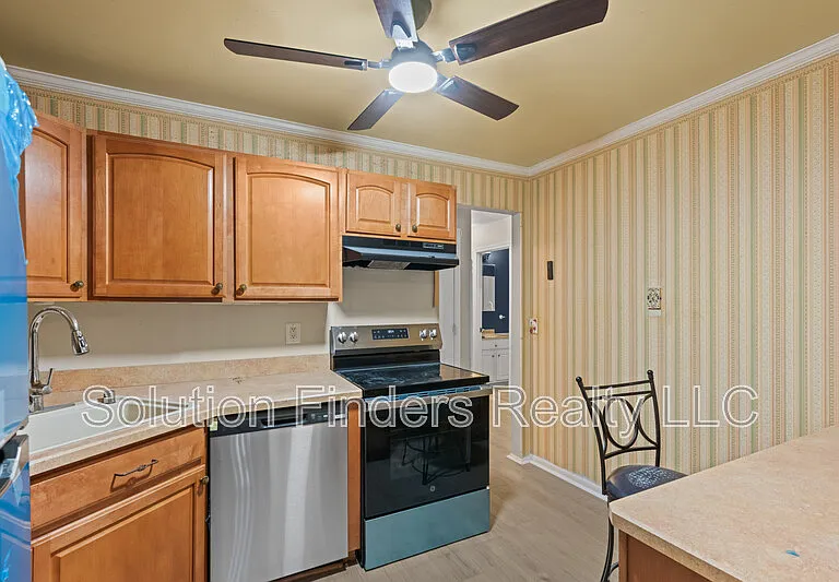211 Crocker Dr #1 — Photo 12