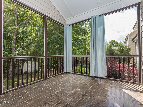 4th image of 337 Shadowdale Ln