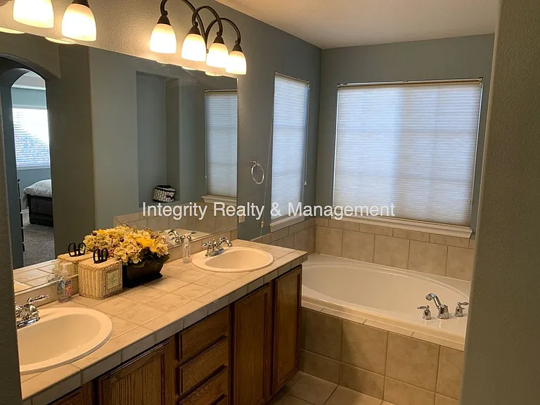 3025 Redhaven Way — Photo 27