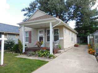 612 Ardmore Dr, Ferndale, MI 48220