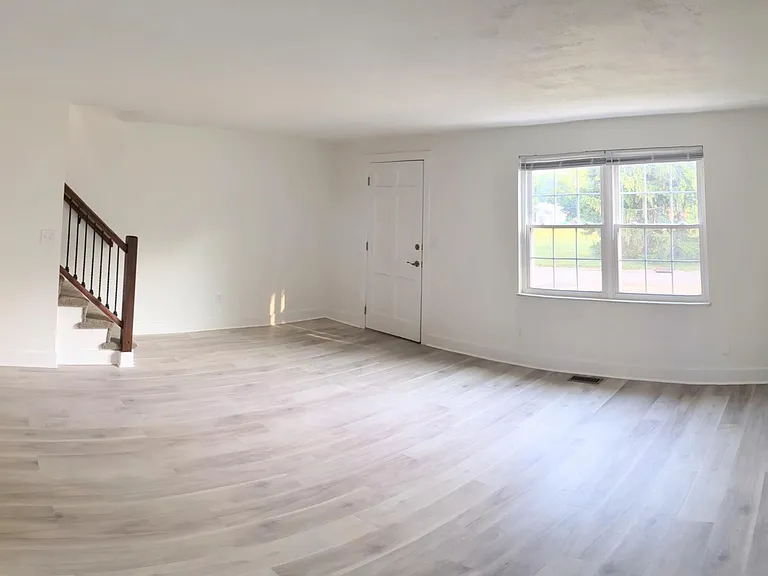 3005 Thames Ln — Photo 1
