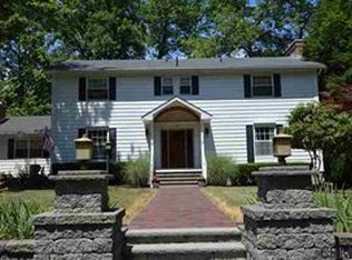 847 Avon Crest Blvd, Niskayuna, NY 12309