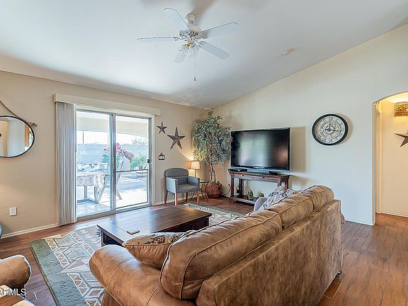 4th image of 1101 N Cota Ln