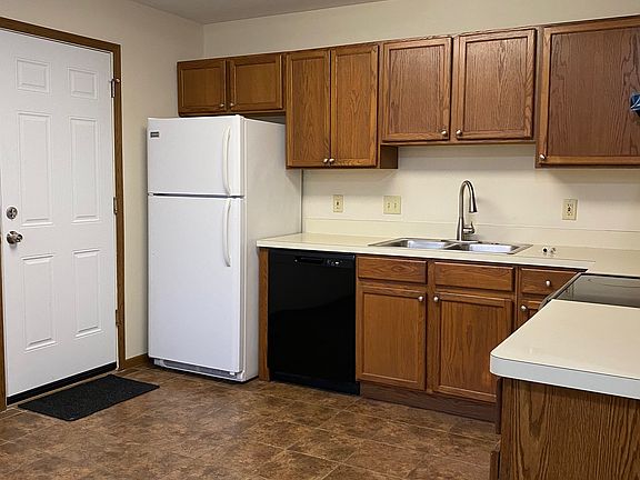 2nd image of 14757 Hillcrest Ave