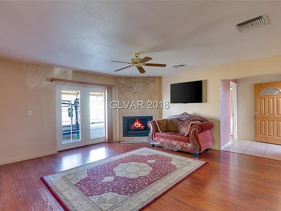 5th image of 872 King Richard Ave