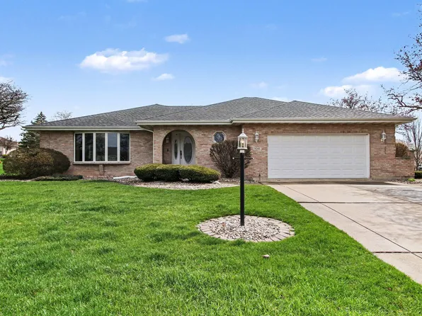 9241 Monix Dr, Saint John, IN 46373