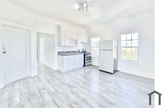1st image of 738 W 56th St APT D