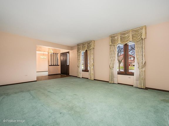 4th image of 8146 Braeburn Ln