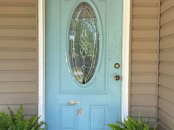 3rd image of 17 Sommersworth Ave
