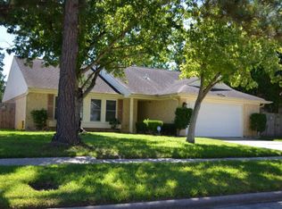 418 Redway Ln, Webster, TX 77598