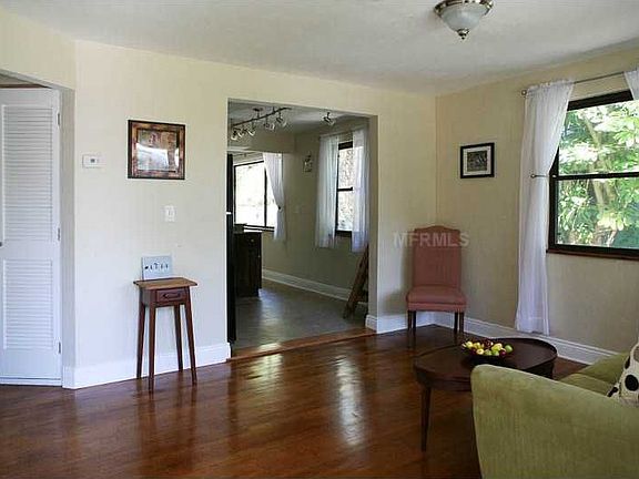 4th image of 527 48th Ave N