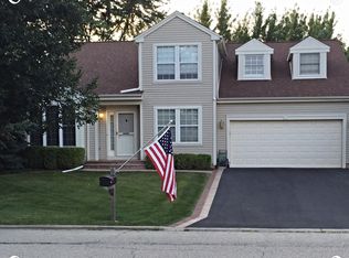 1125 Bristol Trail Rd, Lake Zurich, IL 60047