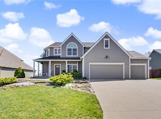 2218 Country Dr, Eudora, KS 66025