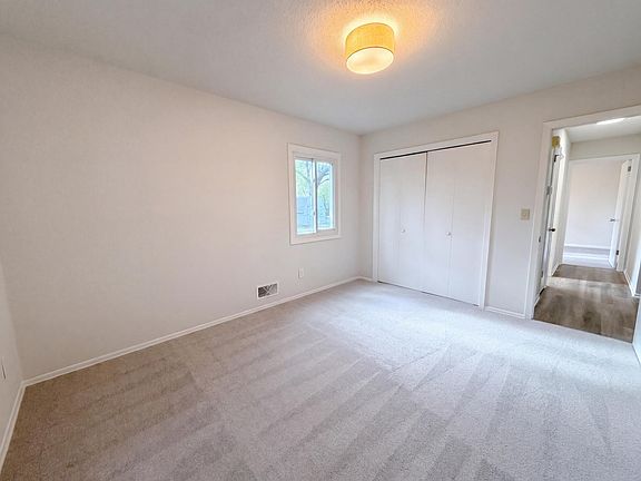 4th image of 4835 Sandra Ln