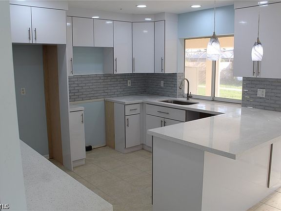 4th image of 3006 SE 15th Pl