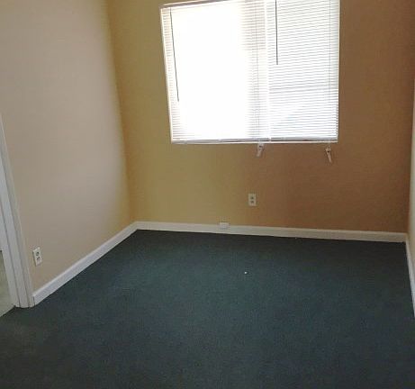 4th image of 723 W 82nd St APT 1