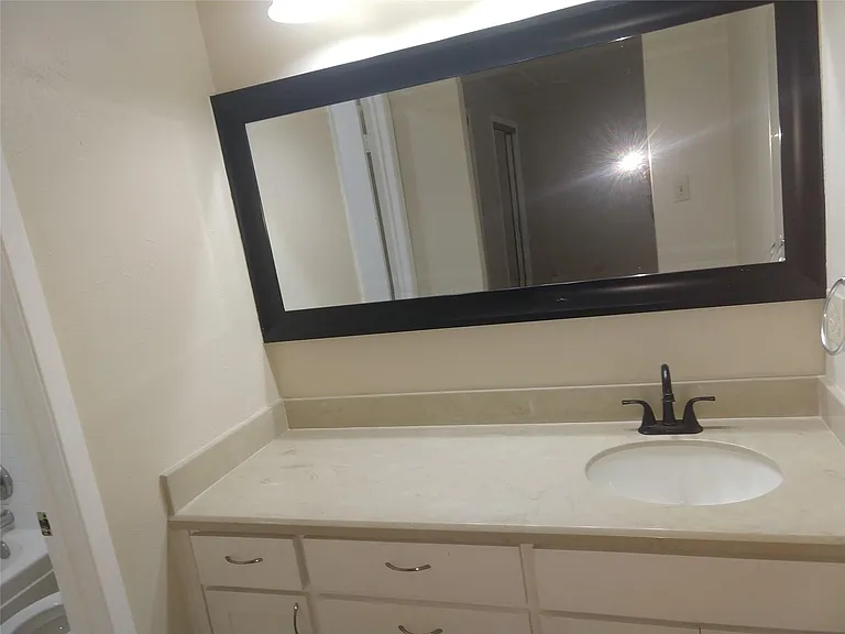 4401 Andalusia Trl — Photo 14