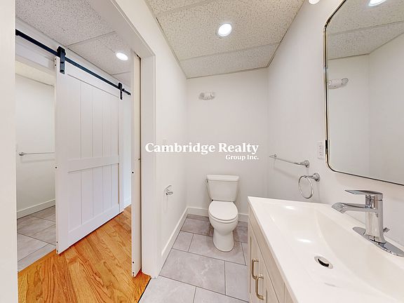 5th image of 1034 Cambridge St #E