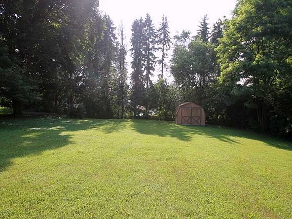 2nd image of 320 Crescent Dr