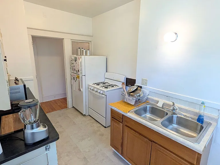 2214 Sharon Ave SE #2 — Photo 9