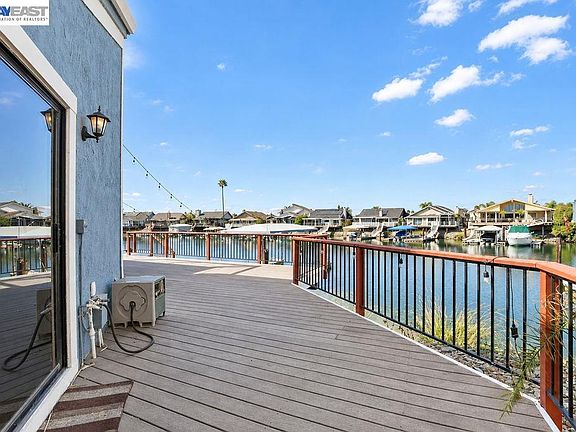 5th image of 4681 Spinnaker Way