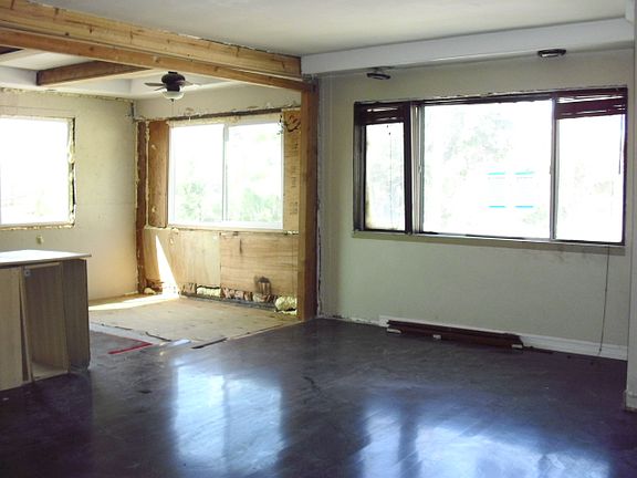 4th image of 2436 44th St