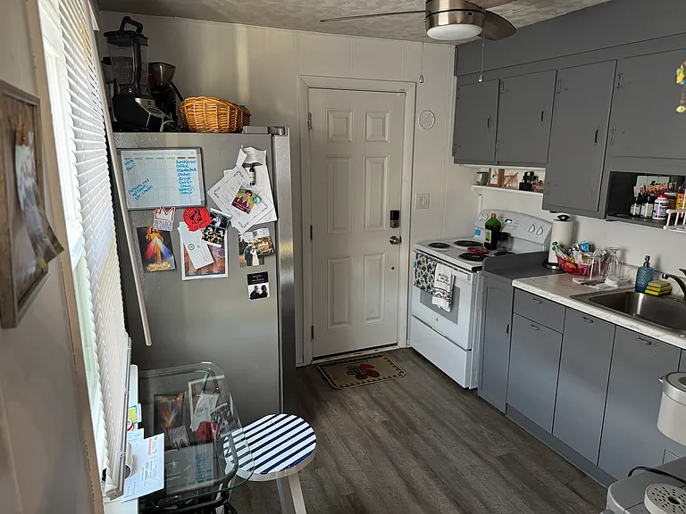 417 Giles Ave — Photo 3