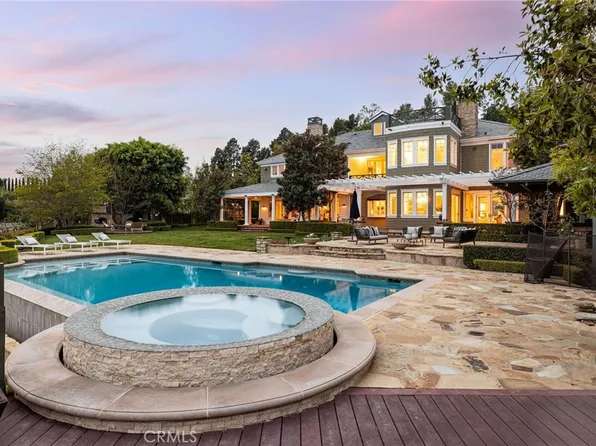 11262 Skyline Dr, Santa Ana, CA 92705