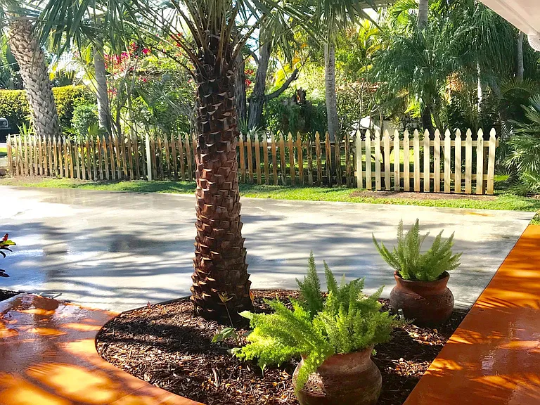 3 Velaire Dr — Photo 2