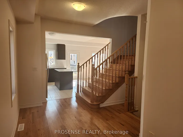 435 Van Dusen Ave — Photo 8