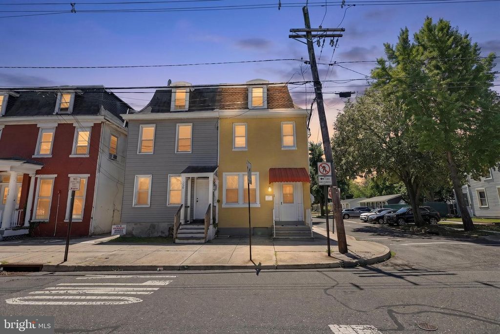 348 E Broad St, Burlington, NJ - View 2