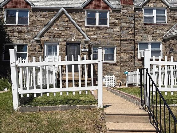 2nd image of 1503 Hellerman St