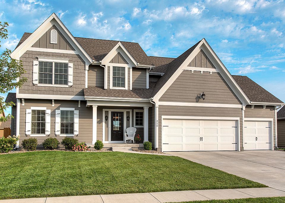 1st image of 215 SW Driftwood Dr