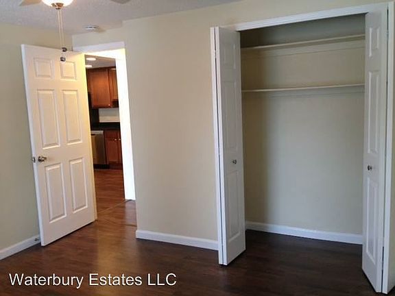 3rd image of 248 Waterbury Ct