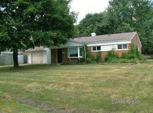 3182 Herbell Dr, Waterford, MI 48328