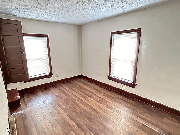 4th image of 1931-1933 Catalpa Dr #1931