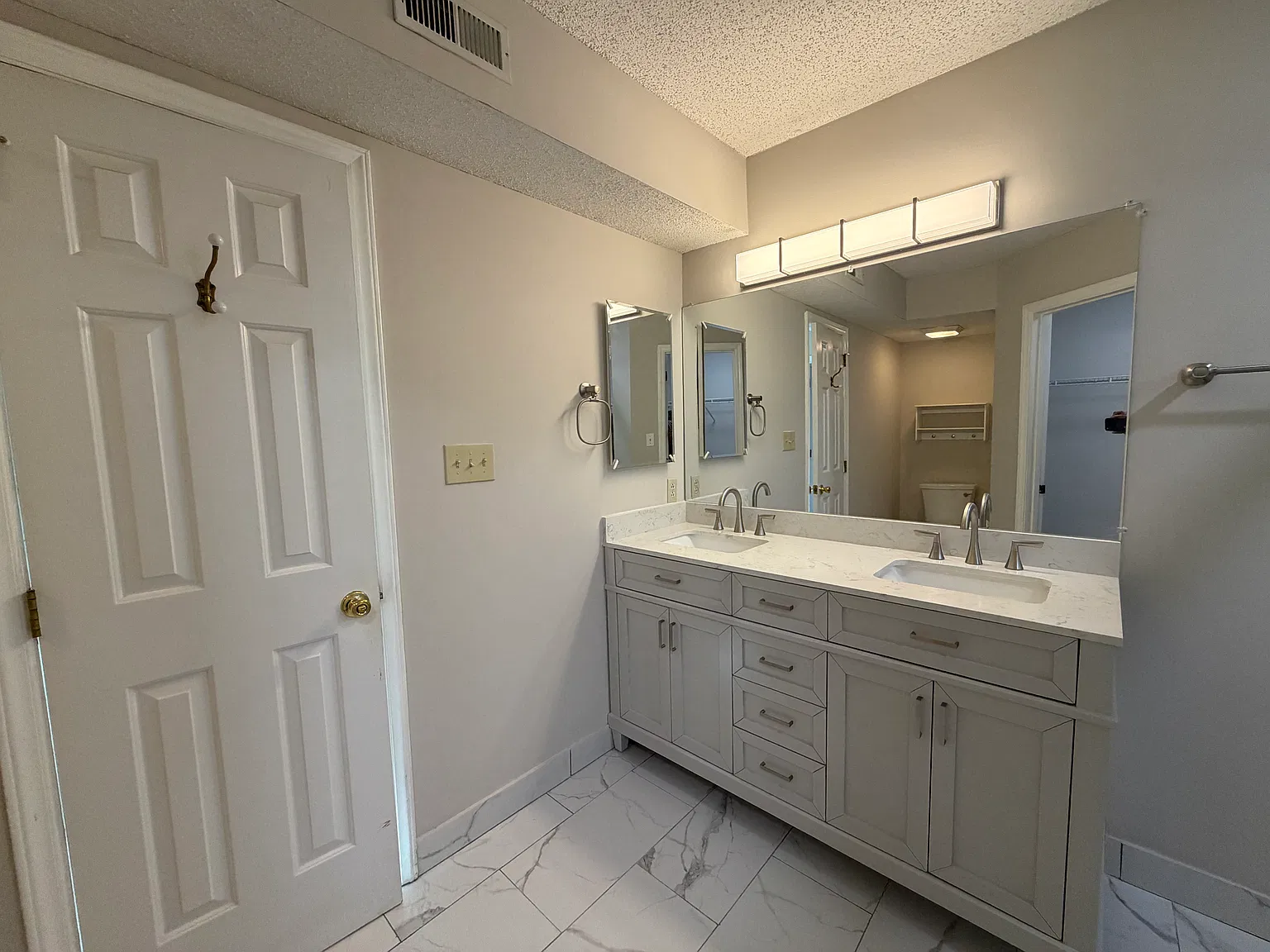 11850 Broadwater Ln — Photo 4