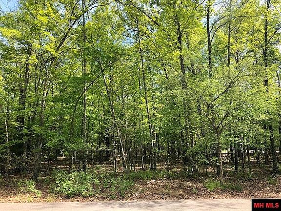 2nd image of Versailles Dr
