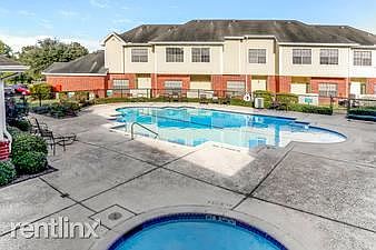 2nd image of 6969 S Loop E Fwy #12045219
