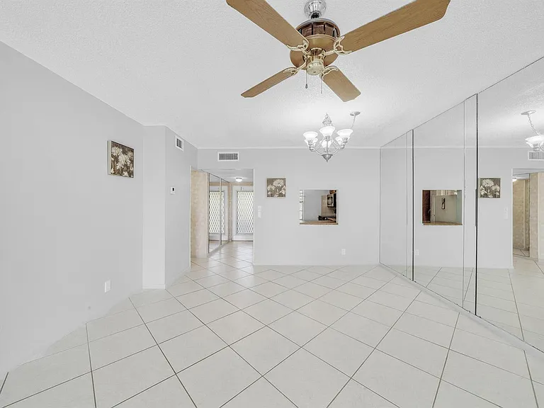 1035 Country Club Dr #407 — Photo 22