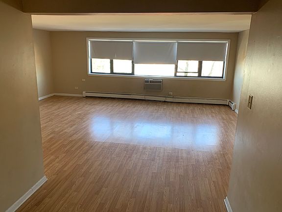 5th image of 5757 N Francisco Ave APT 301