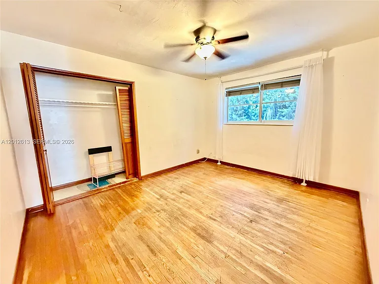 45 SE 14th St #1 — Photo 11