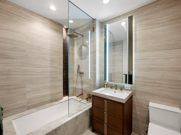 126 East 57th Street image 3 of 22