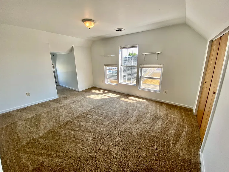 603 W Cross St — Photo 17