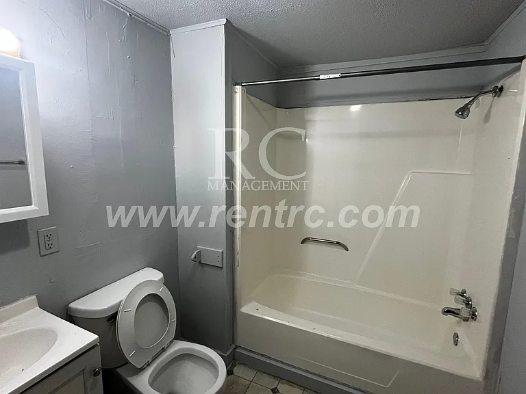 1420D Cleveland Ave — Photo 4