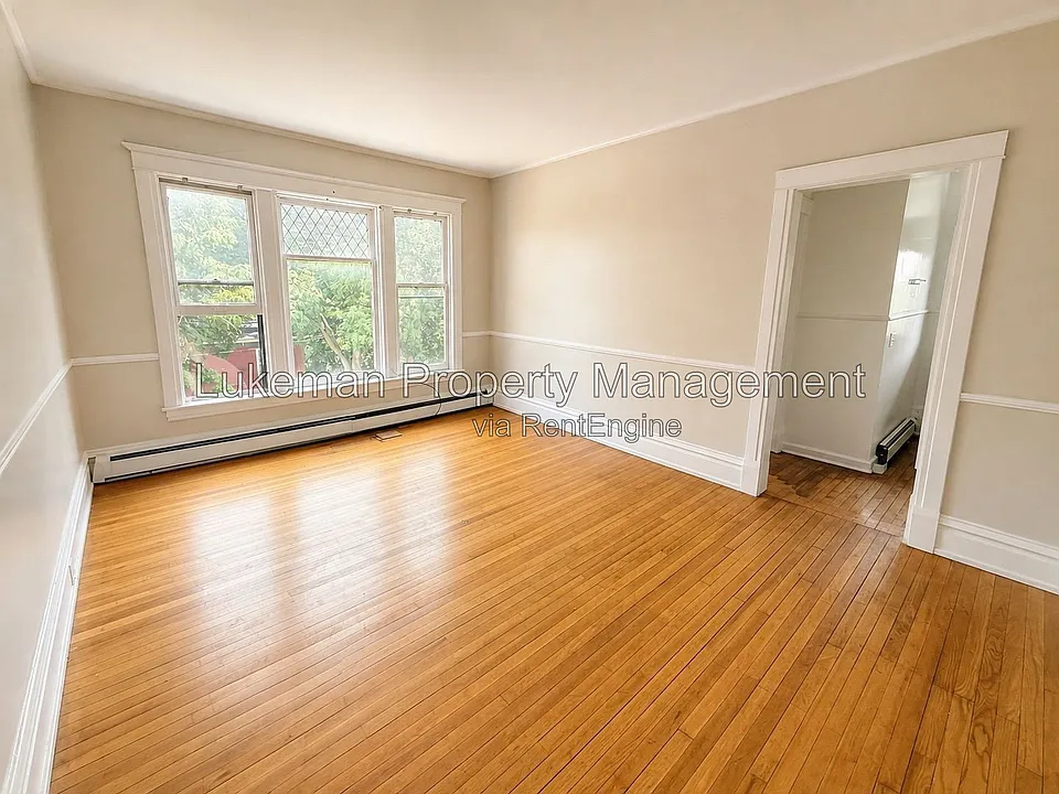 447 W Walnut St #12