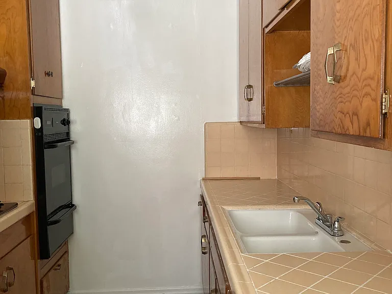 1722 Armacost Ave #1 — Photo 8