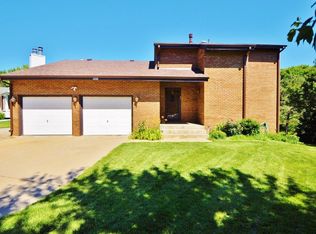 7511 Poplar Rd, Lincoln, NE 68506